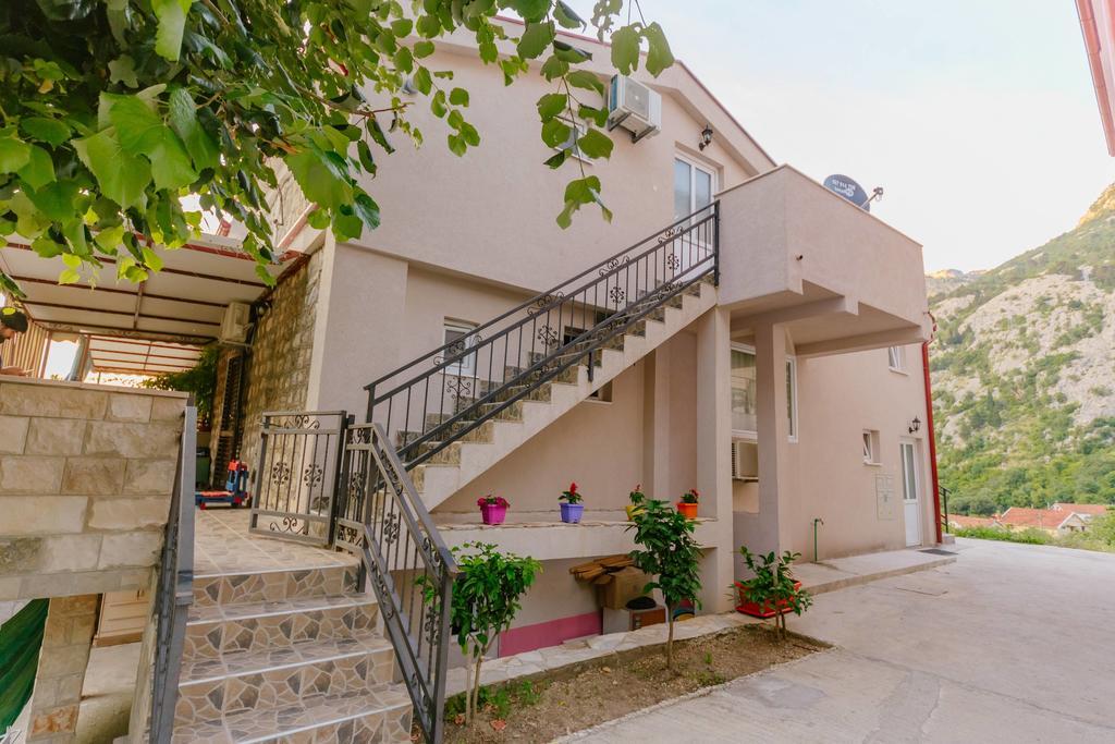 Paradise Bay Apartments Kotor Exterior foto